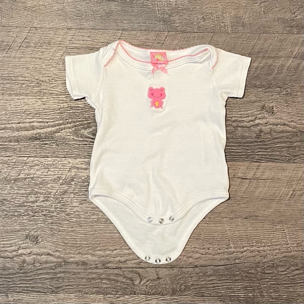 ⭐️4 for $10⭐️ White Frog Onesie Bodysuit